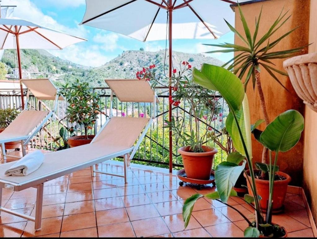 Tao Charming Apartment Таормина Номер фото